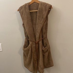 Hooded Sherpa Vest